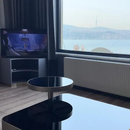 Bosphorus Apartment